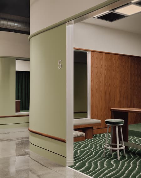 MUNI Indoor Golf Club